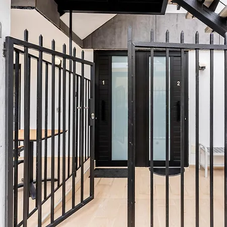 Stylish&central Flat - *