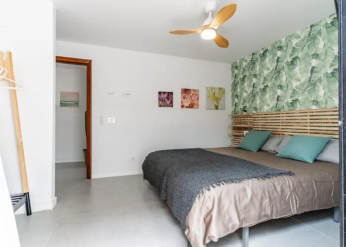 Stylish And Flat - Daire *